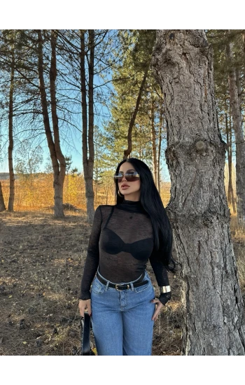 Siyah Balıkçı Yaka Transparan Crop