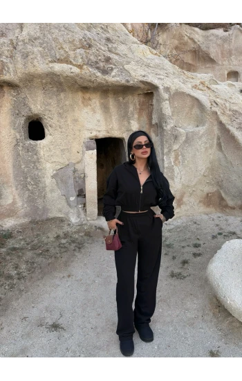 Siyah Bel Lastikli Kapşonlu Takım