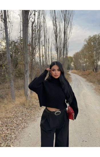 Siyah Boğazlı Fitilli Kazak