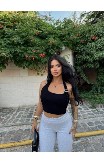 Siyah Boyundan Bağlamalı Kemerli Crop