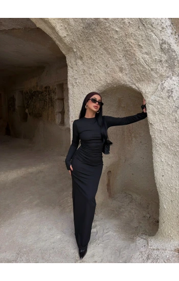 Siyah Dik Yaka Büzgülü Maxi Elbise