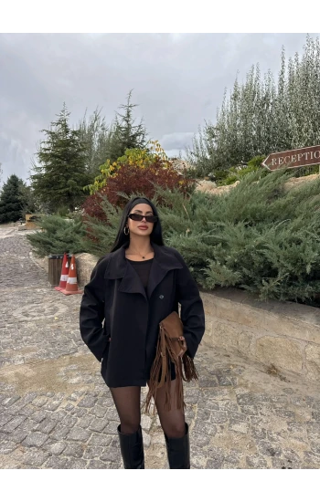 Siyah Dik Yaka Trençkot