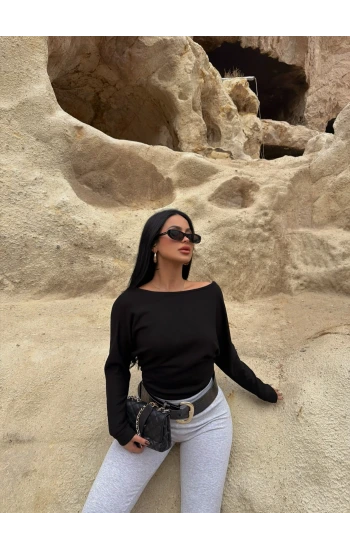 Siyah Düşük Omuz Korseli Sweat