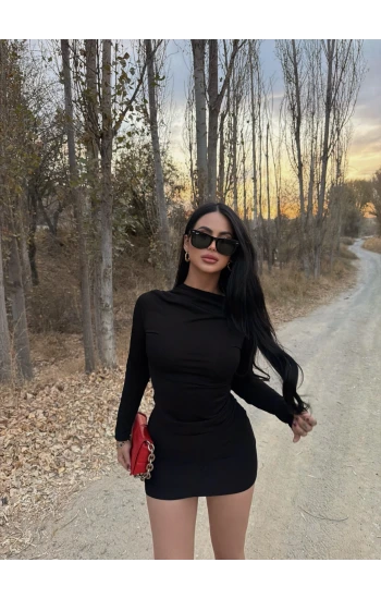Siyah Elegant Büzgülü Elbise