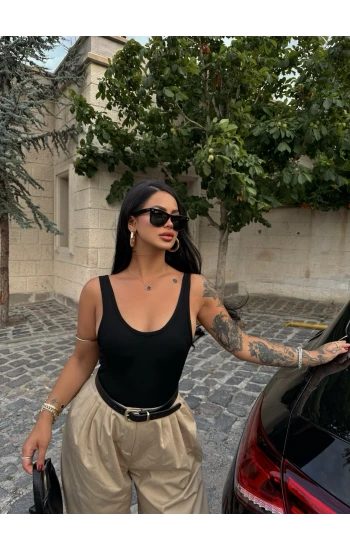 Siyah Fitilli Göğüs Kaplı Bodysuit