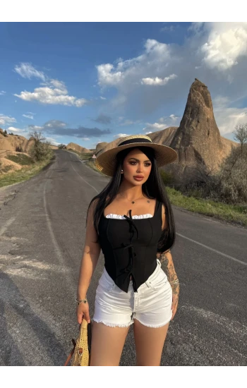 Siyah Göğüs Bağcıklı Biyeli Crop