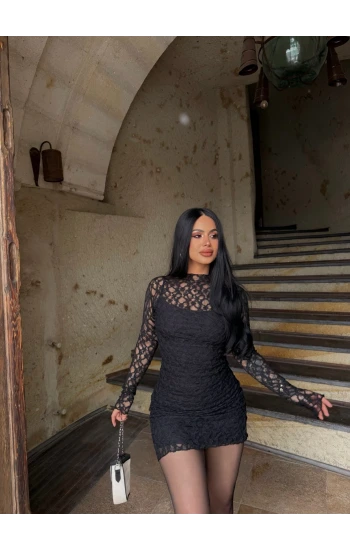 Siyah İçi Astarlı Güpürlü Elbise