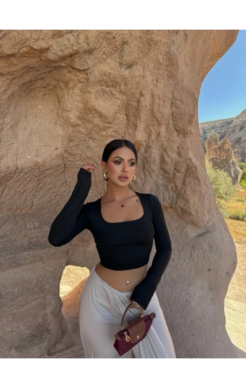 Siyah Kare Yaka Scuba Crop