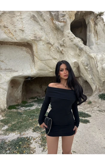 Siyah Katlamalı Kaşkorse Madonna Elbise