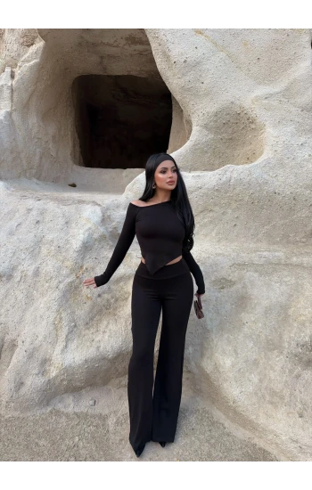 Siyah Kayık Yaka Buzzy Takım