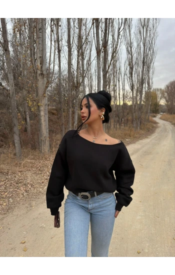 Siyah Kayık Yaka Şardonlu Sweat
