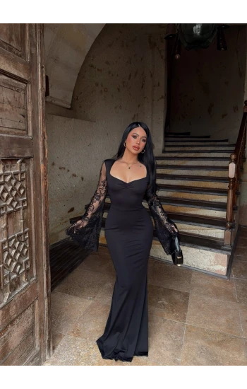 Siyah Kolları Güpürlü Maxi Elbise