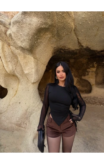 Siyah Kolları Tül Büzgülü Crop