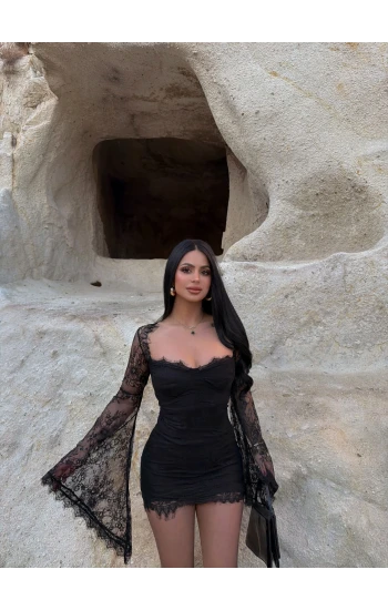 Siyah Kolları Volanlı Güpürlü Elbise