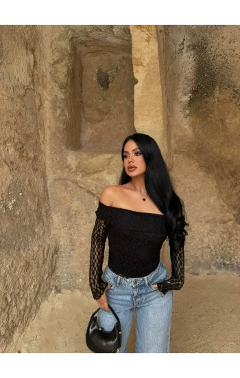 Siyah Madonna Yaka Fistolu Crop
