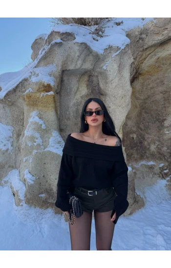 Siyah Madonna Yaka Kalın Fitilli Kazak