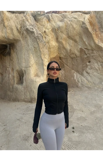 Siyah Parmak Geçmeli Fermuarlı Crop