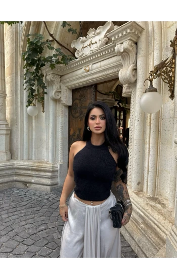 Siyah Sakallı Kolsuz Triko