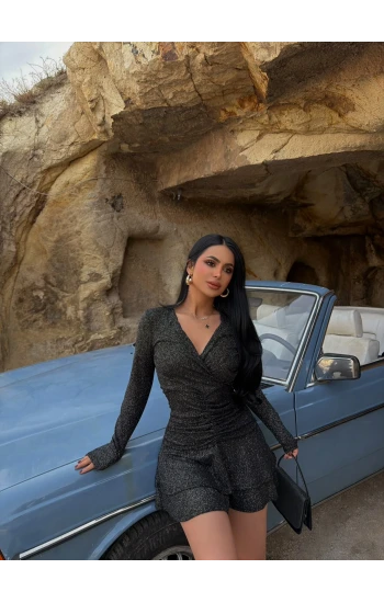 Siyah V Yaka Büzgülü Simli Elbise