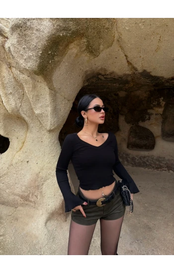 Siyah V Yaka Kaşkorse Crop