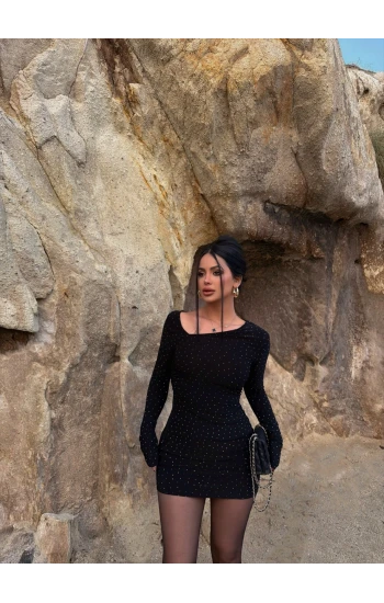 Siyah Yaka Asimetrik Taşlı Elbise