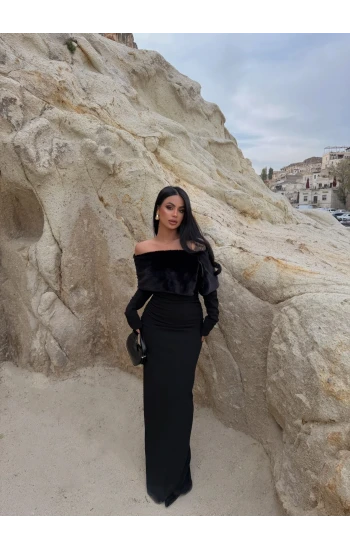 Siyah Yakası Kürklü Krep Elbise