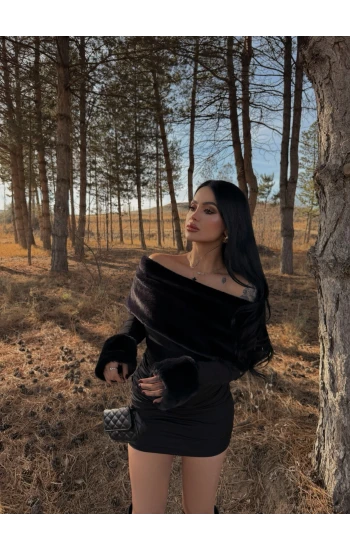 Siyah Yakası Kürklü Madonna Elbise