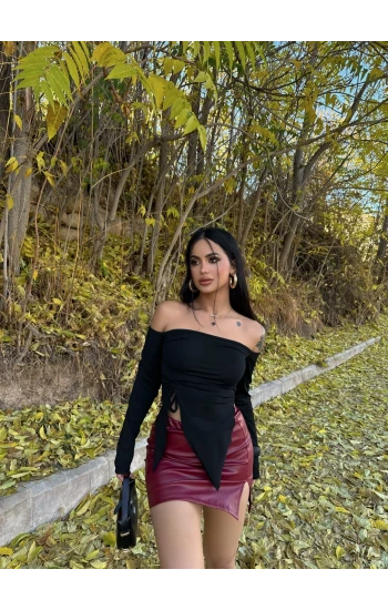 Siyah Yandan Büzgülü Straplez Crop