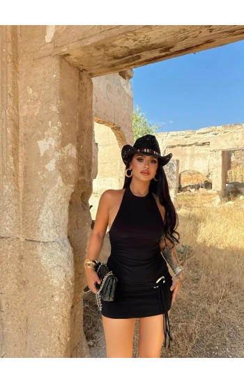 Siyah Yanı Tokalı Büzgülü Elbise