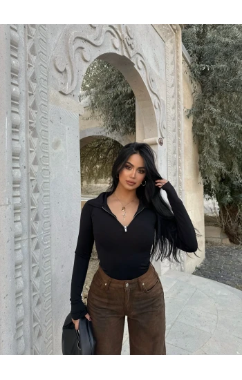Yaka Fermuarlı Bodysuit
