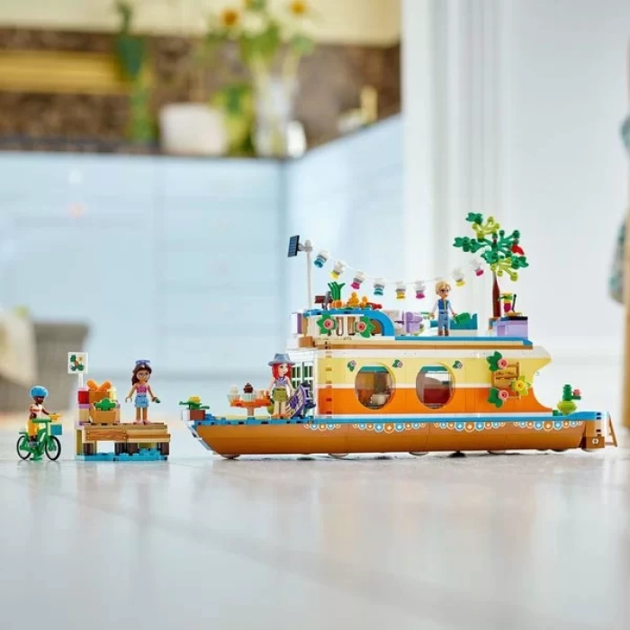 LEGO Friends Kanal Tekne Evi 41702