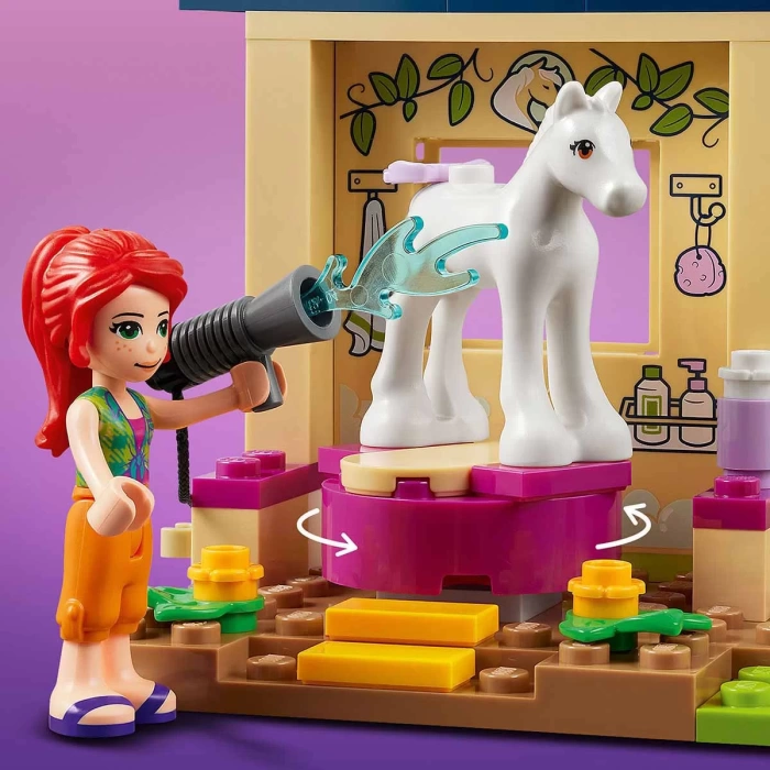 LEGO Friends Midilli Yıkama Ahırı 41696