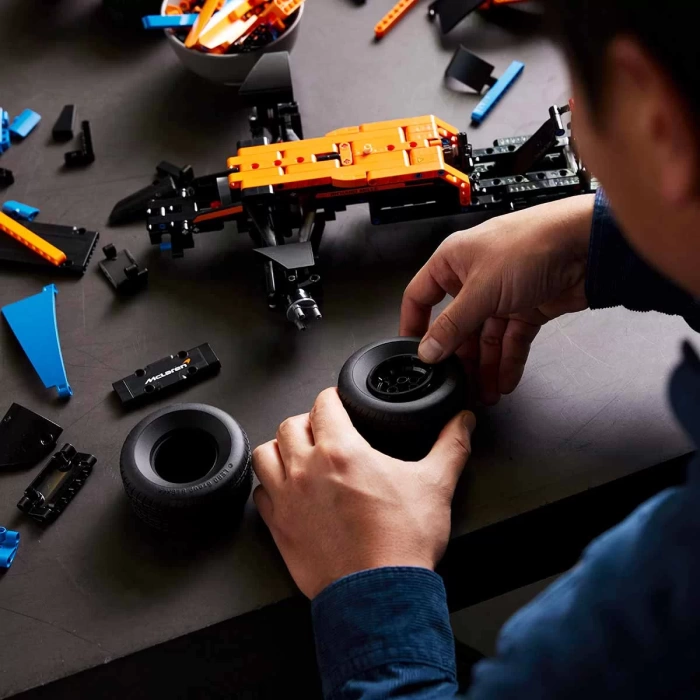 LEGO Technic McLaren Formula 1 Yarış Arabası 42141