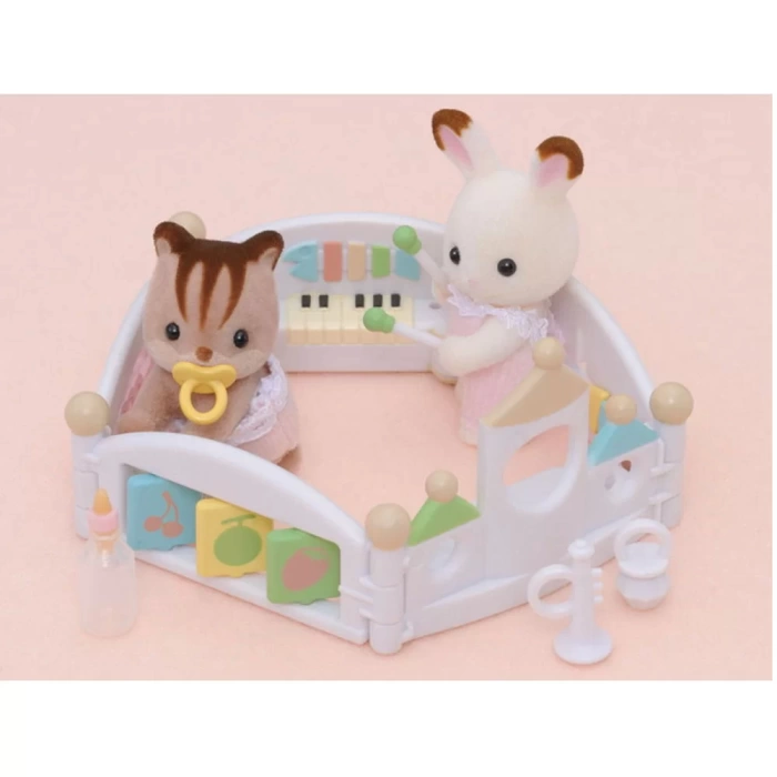 Sylvanian Families Bebek Oyun Parkı 4457