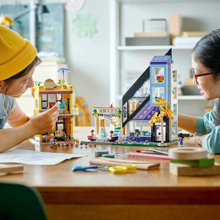 LEGO Friends Şehir Merkezi Çiçek ve Tasarım Dükkanları 41732