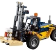 LEGO Technic  Ağır Hizmet Forklifti