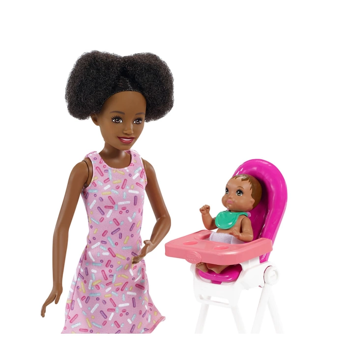 Barbie Bebek Bakıcısı Bebeği ve Aksesuarları FHY97-GRP41