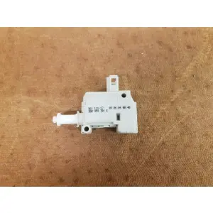 3B0959781E Depo Kapak & Merkezi Kilit Motoru Polo Hb 2002-2010