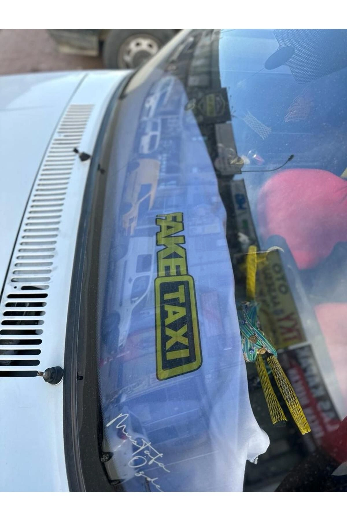 Faketaxi Göğüs Örtüsü