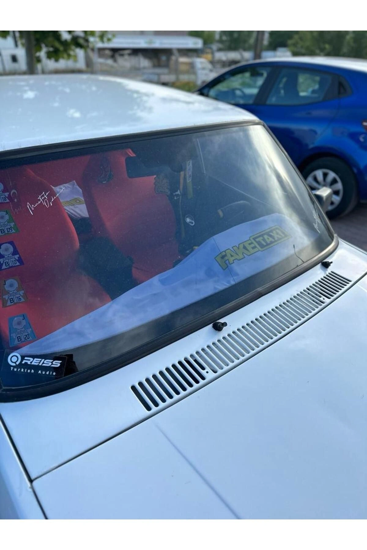 Faketaxi Göğüs Örtüsü