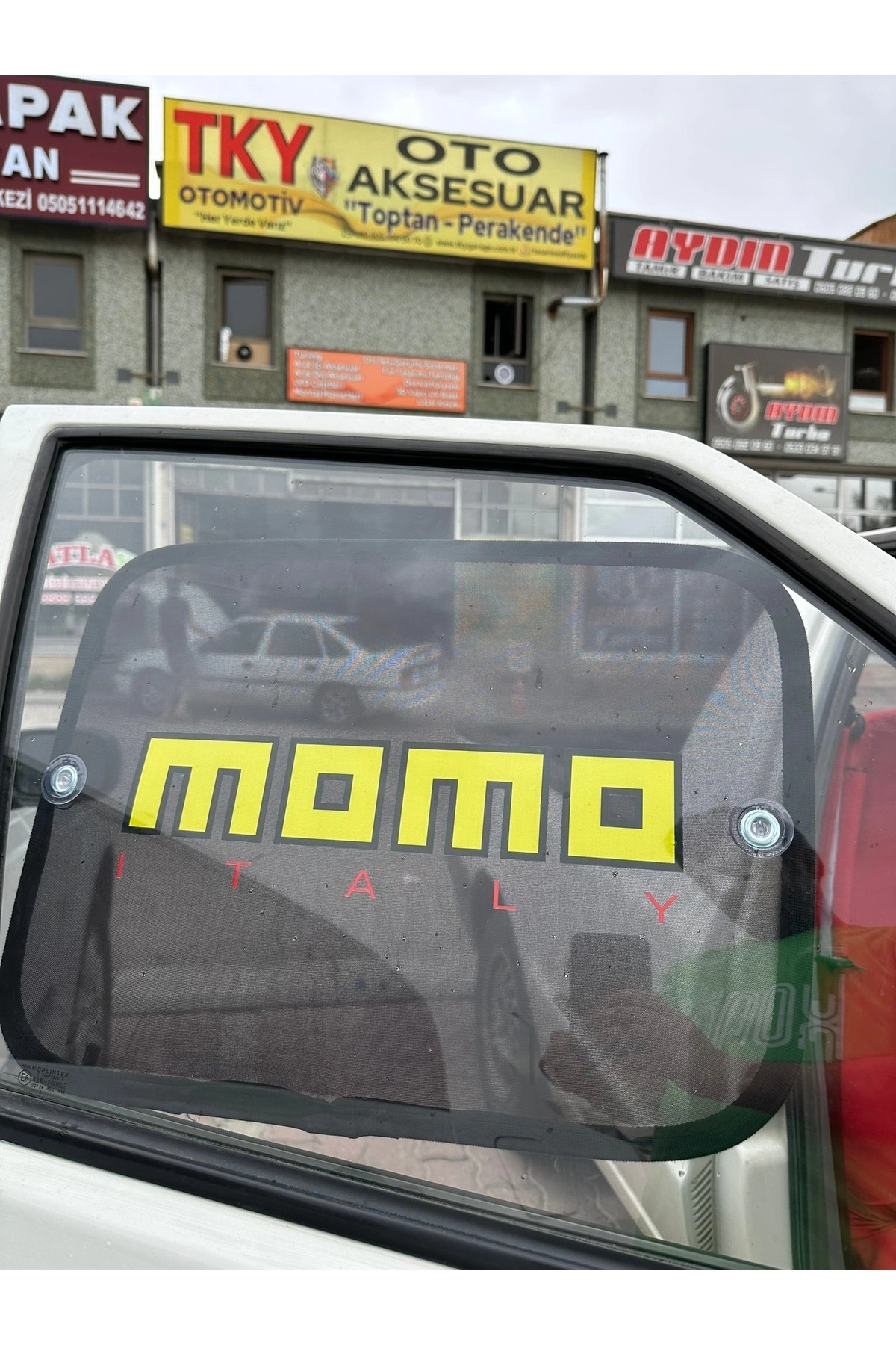Baskılı Yan Cam Perde Aksesuar ’momo’ (TÜM OTOLARA UYGUNDUR.)