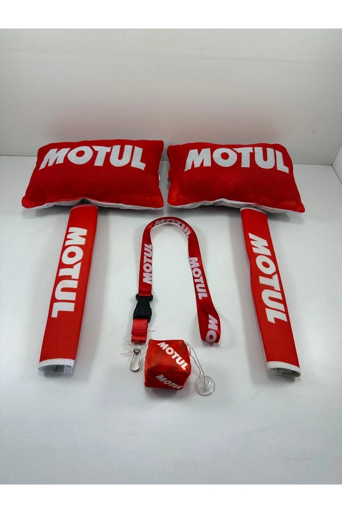 Motul Oto Konfor Seti (Boyun Yastığı, Kemer Pedi, ayna ipi, cam süsü 6 parça)