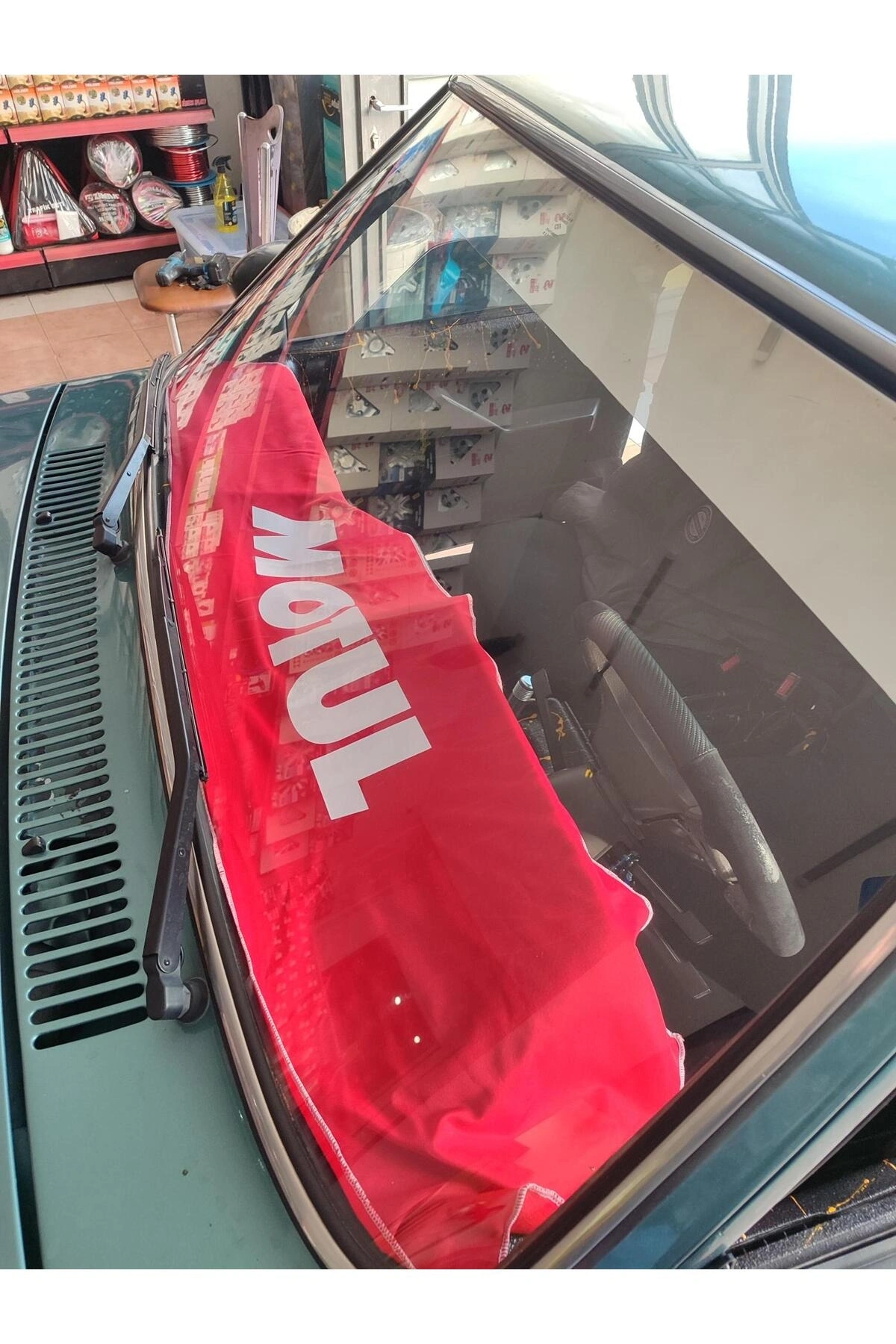 Motul Baskılı Oto Göğüs Örtüsü Kırmızı