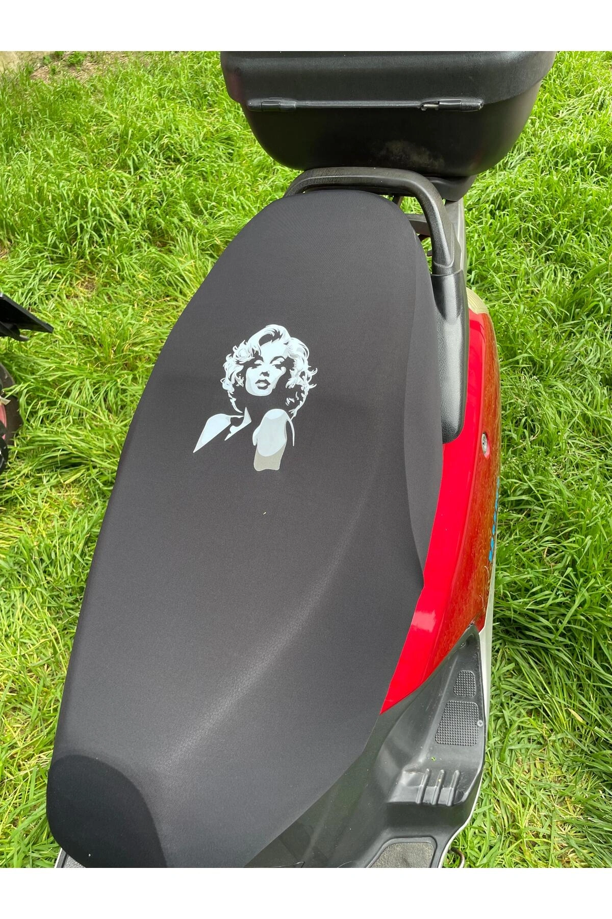 MARYLIN MONROE DESENLİ SİYAH motorsiklet koltuk sele kılıfı
