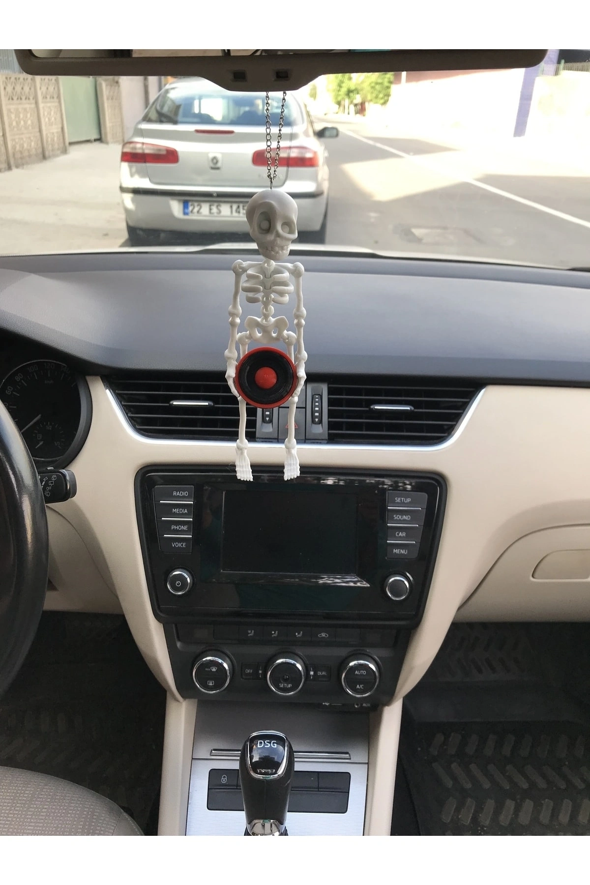 18 Cm Subwoofer Tutan Iskelet Ayna Süsü (iskelet: Beyaz Subwoofer :kırmızı )