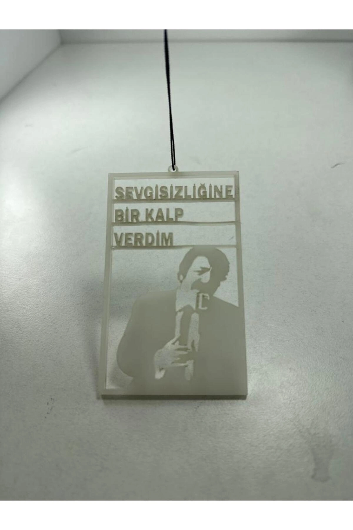 Müslüm Dikiz Ayna Süsü ’Sevgisizliğine Bir Kalp Verdim’ Beyaz Pleksi