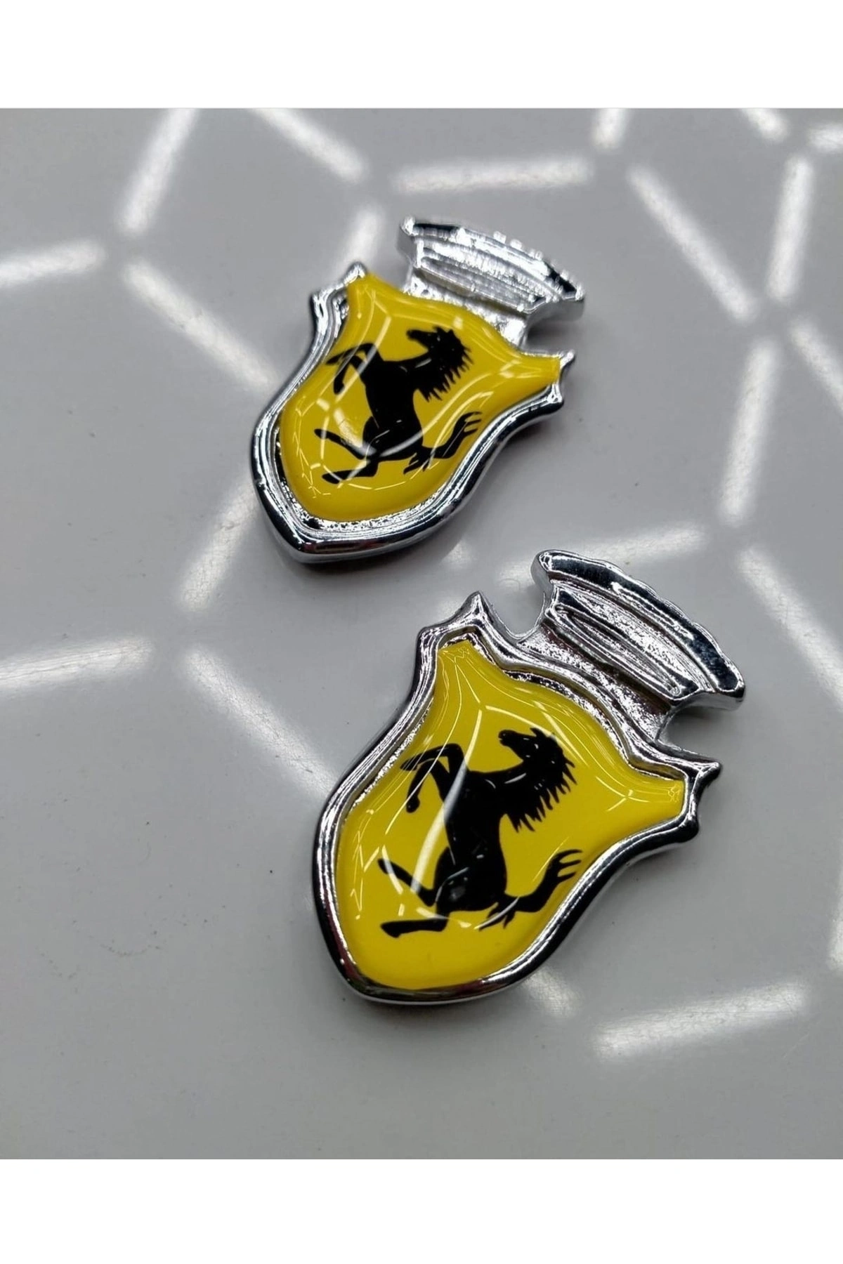Metal Döküm Ferrari Arma Etiketçilere