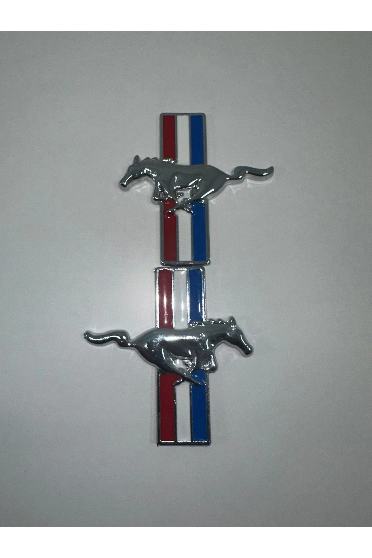 Mustang Metal Arma Gri