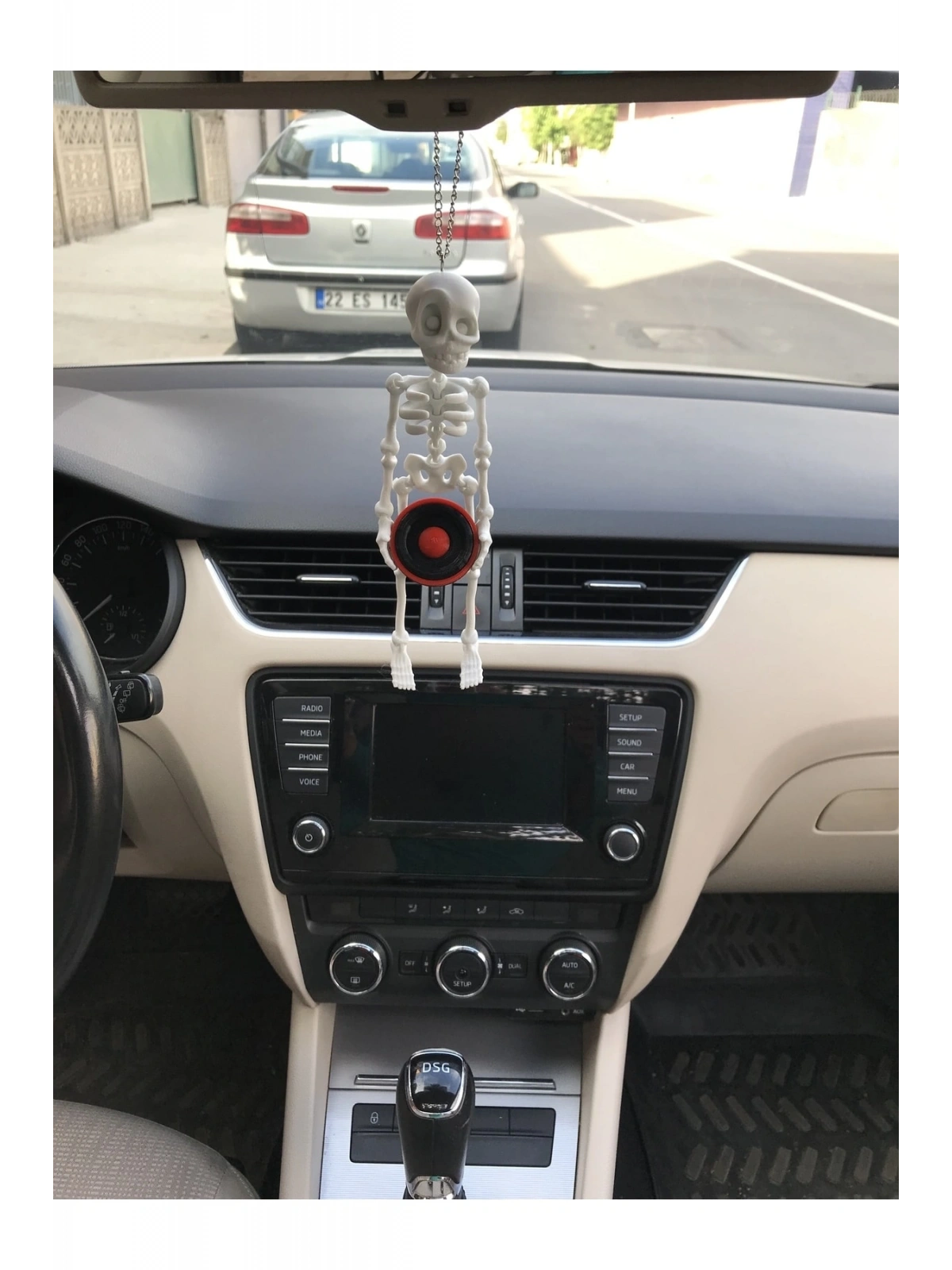 18 Cm Subwoofer Tutan Iskelet Ayna Süsü (iskelet: Beyaz Subwoofer :kırmızı )