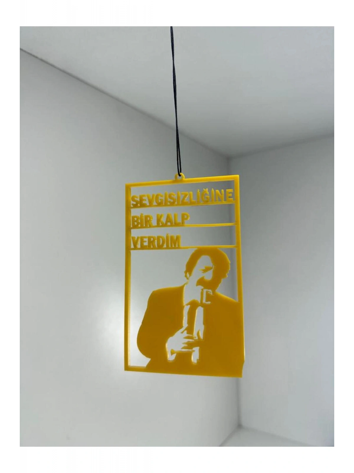 Müslüm Dikiz Ayna Süsü ’Sevgisizliğine Bir Kalp Verdim’ Sarı Pleksi